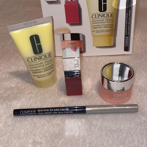 Clinique fan favorites (sample sizes) - Picture 6 of 16